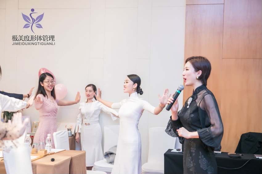 服務(wù)效能與企業(yè)發(fā)展并重，接待禮儀培訓(xùn)公司的貢獻