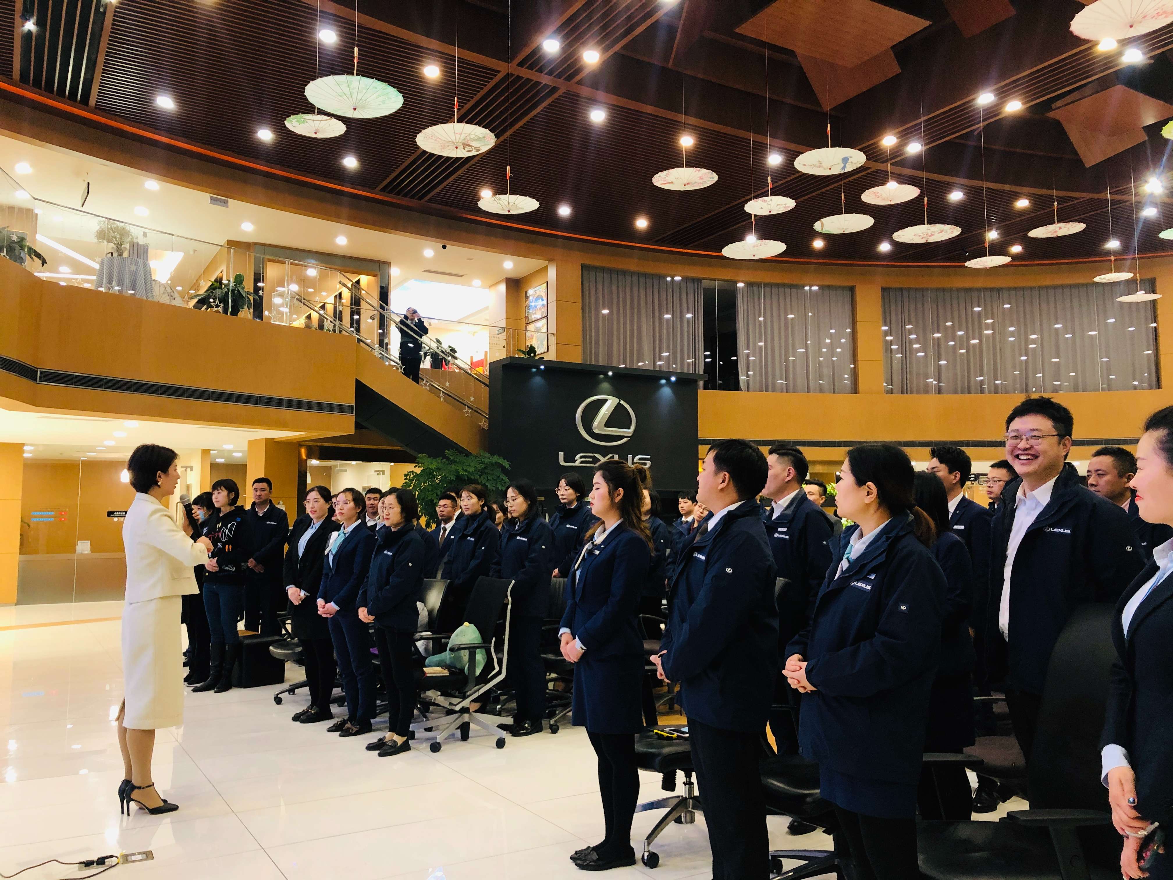 珠海培訓(xùn)迎賓禮儀案例|改進服務(wù)準則