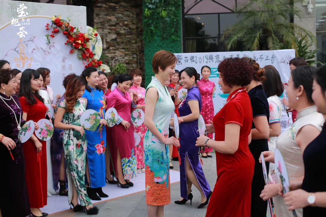 深圳培訓(xùn)禮儀機構(gòu)：助力企業(yè)服務(wù)效能與形象雙提升