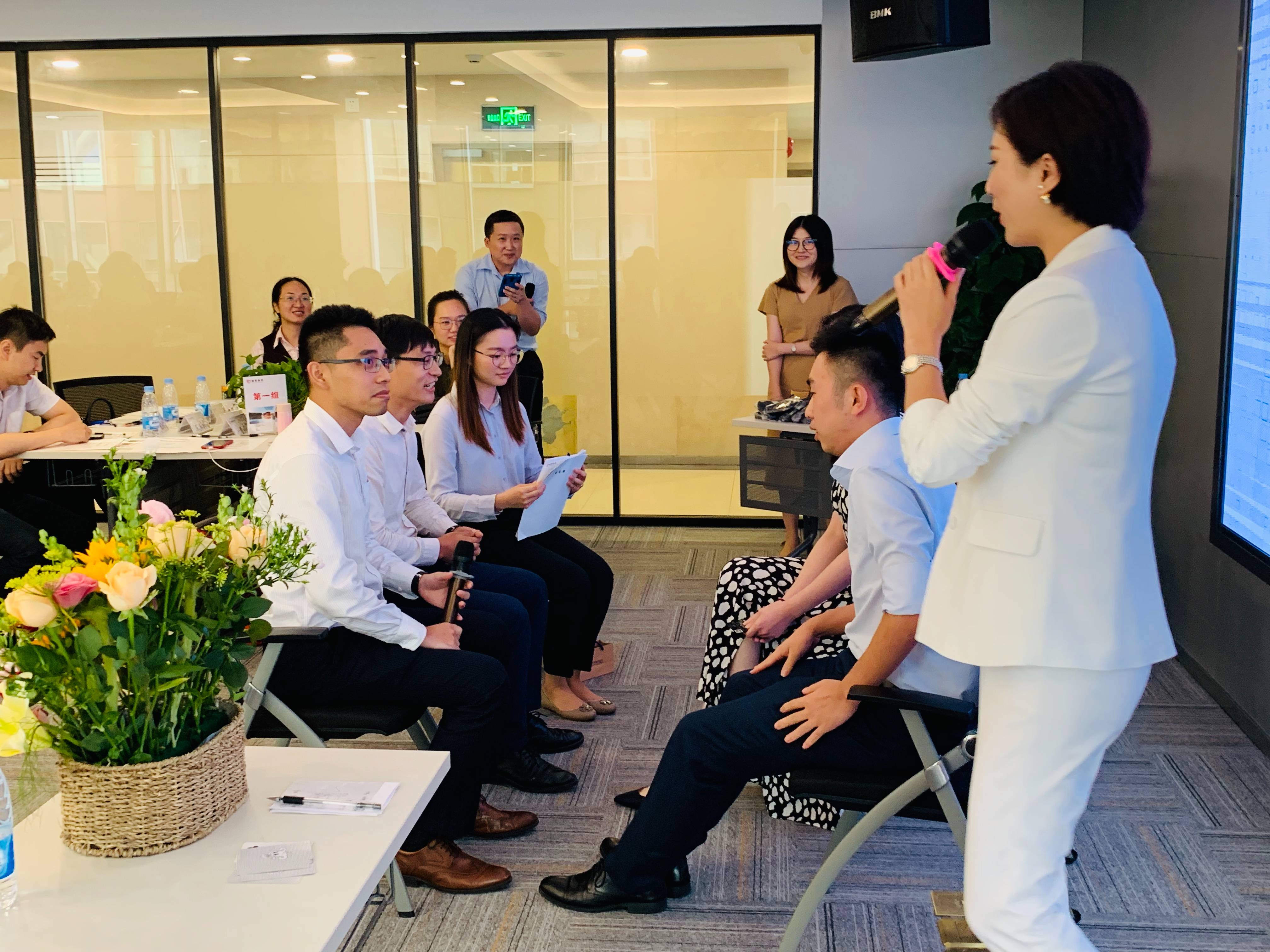 佛山培訓(xùn)領(lǐng)導(dǎo)禮儀服務(wù)案例|強化競爭力