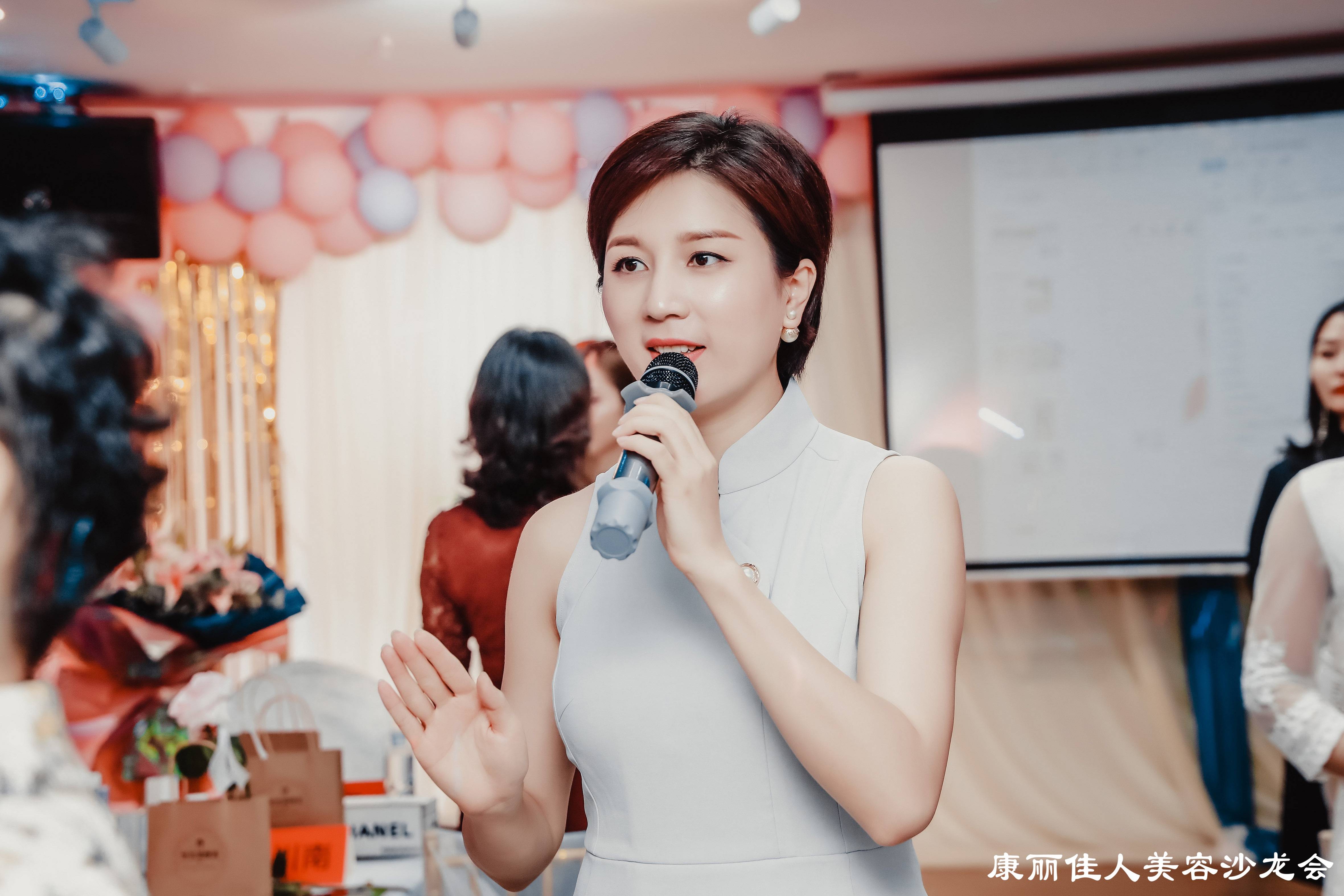 珠海商場服務禮儀培訓案例|升級服務功能