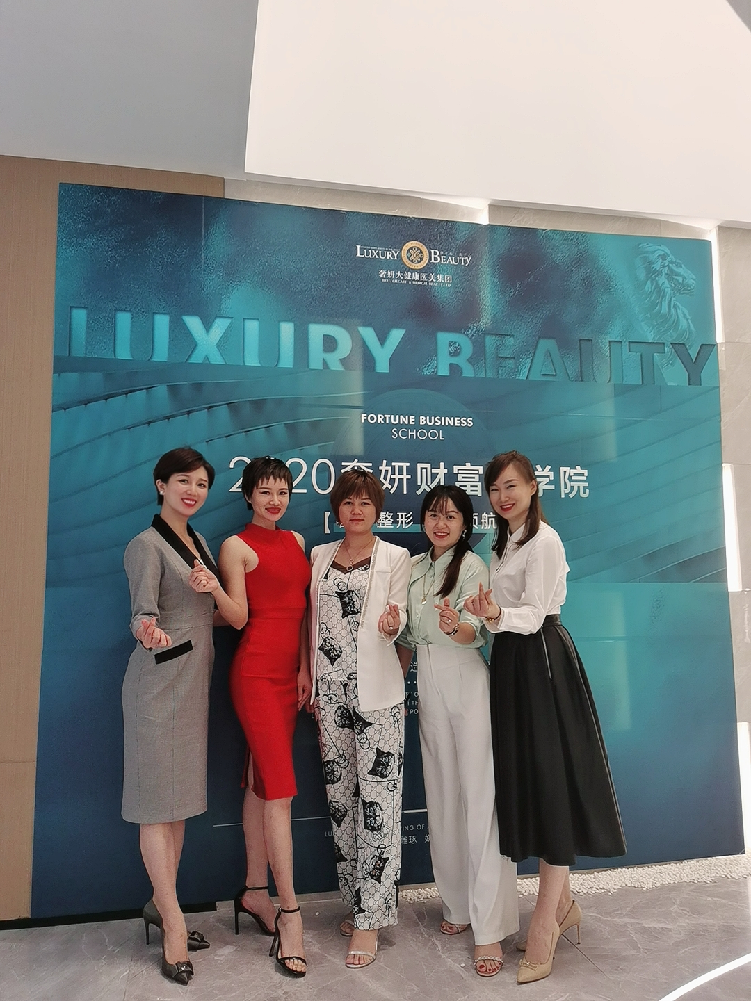 正規深圳前臺接待服務禮儀培訓服務案例|能采取到辦公現場的課程